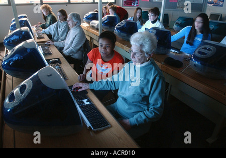 computer class for seniors senior citizens Stock Photo