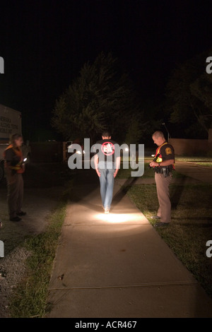 Field sobriety test Driver was pulled over in a sobriety checkpoint. Rural county, Nebraska, USA. Stock Photo