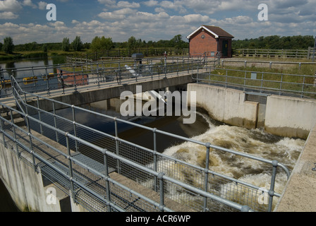 Marsh Lane Weir on the Jubilee River Stock Photo