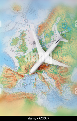 airplane on a map of europe Flugzeug auf einer Karte von Europa Stock Photo
