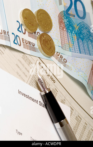 Close up of Fountain pen statement and cash money European euros business finance concept Stock Photo