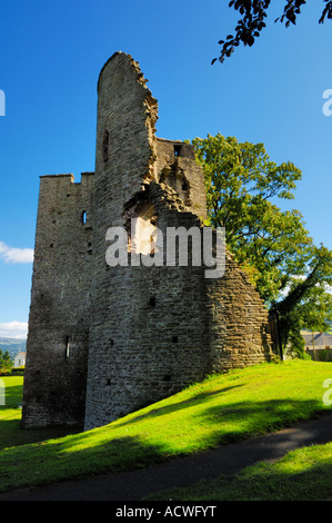 Crickhowell Castle, also known as Alisby's Castle, in the Welsh town of Crickhowell in the Bannau Brycheiniog (Brecon Beacons) National Park. Powys, Wales Stock Photo