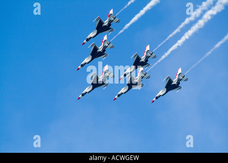 SIX THUNDER BIRD AMERICAN AIR FORCE FIGHTER JETS ARE FLYING IN A FORMATION ON A AIR SHOW IN MILWAUKEE Stock Photo