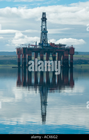 Oil rig on the Cromarty Firth at Invergordon, Invernesshire, Scotland, UK Stock Photo