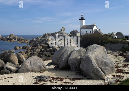 Phare de Pontusval Pointe Beg-Pol Brignogan Finisterre Lighthouse Brittany France Stock Photo