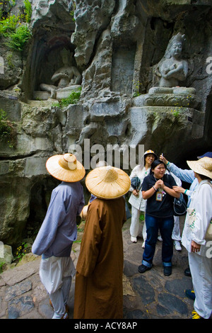 Domestic Chinese Tourists Enjoy Buddhist Rock Carvings Feilai Peak Lingyin Temple Hangzhou China Stock Photo