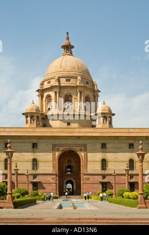 Vertical view of the front entrance of the Secretariat buildings on Vijay Chowk on a sunny day Stock Photo