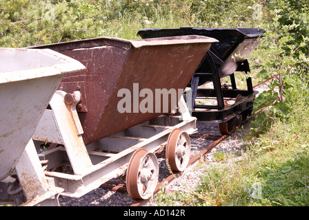 Industrial narrow gauge railway demonstration track at Twyford Waterworks, Winchester, Hampshire - train of tipper wagons Stock Photo