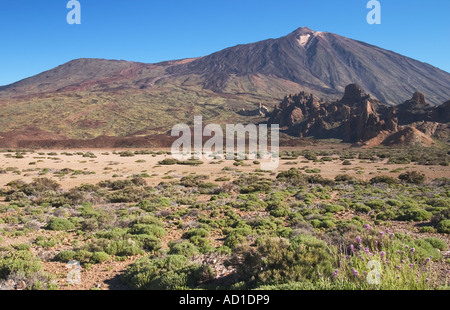 Looking across llano de Ucanca towards mount Teide, Tenerife, canary islands, islas, canarias, Spain, España Europe Europa Stock Photo