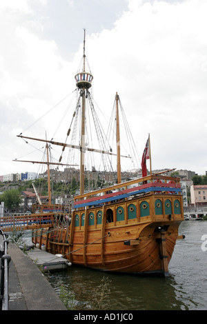 The Mathew wooden ship moored next to SS Great Britain in Bristol docks Stock Photo