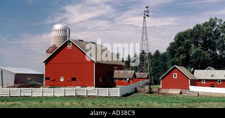 Wisconsin dairy farm showing red barn silos and outbuildings Stock ...
