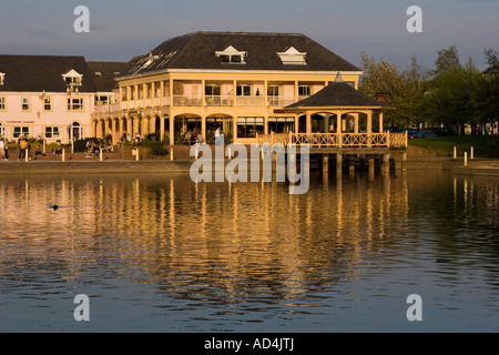 Central piazza Watermead Aylesbury Bucks Stock Photo