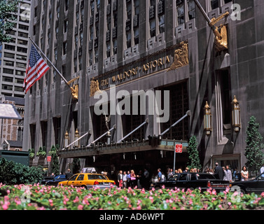 Taxicab ouside The Waldorf Astoria, Park Avenue, Manhattan, New York, New, York State, USA Stock Photo