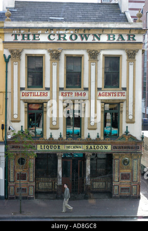 The front facade of the famous Belfast landmark of Crown Liquor Saloon Bar Stock Photo