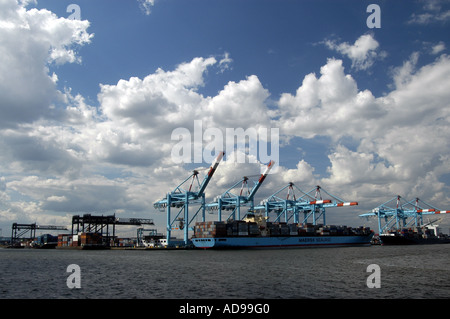 Ships loading in Port Elizabeth New Jersey Stock Photo