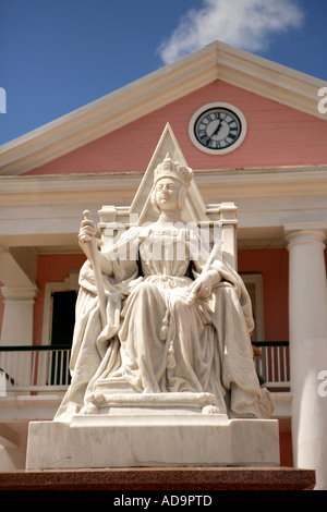 Queen Victoria Statue from 1905 in front of the Senate building Parliament Square, Nassau, New Providence, Bahamas Stock Photo