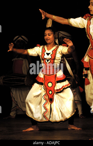 Kandyan dancer performing in Kandy, Sri Lanka Stock Photo - Alamy