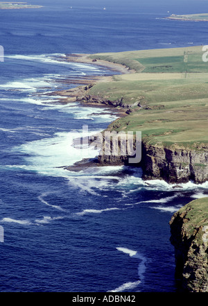 dh  HOY ORKNEY Seacliffs Hoy Sound waves rocky coast and sea Stock Photo