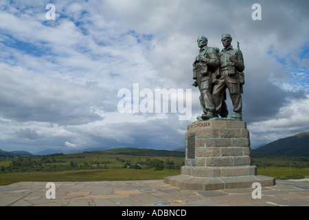 dh  SPEAN BRIDGE INVERNESSSHIRE British Commandos soldiers monument overlooking glen scottish monuments commando memorial ww2 Stock Photo