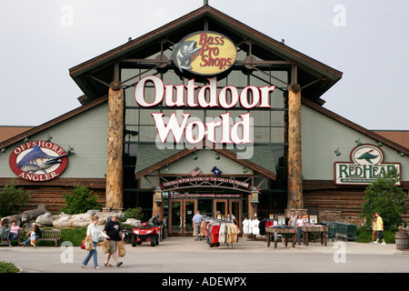 Virginia Hampton,Bass Pro Shops Outdoor World,fishing,camping,boating,supplies,shopping shopper shoppers shop shops market markets marketplace buying Stock Photo