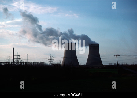 Steaming cooling towers Didcot Power Station UK Stock Photo