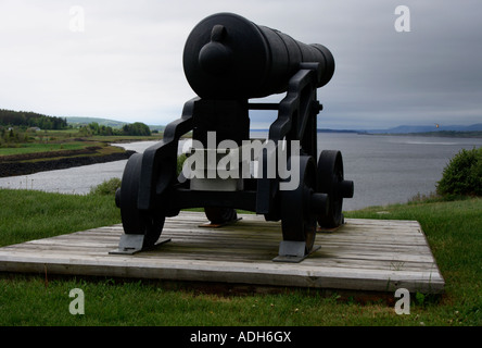 historic canon at Officer's Quarters at Fort Anne, Annapolis Royal, Canada, Nova Scotia, North America. Photo by Willy Matheisl Stock Photo