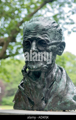 Statue of novelist James Joyce on Dublin's North Earl Street by ...