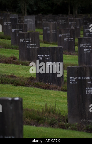 GRAVESTONES IN THE GERMAN MILITARY CEMETERY ON CANNOCK CHASE IN STAFFORDSHIRE. ENGLAND. UK Stock Photo