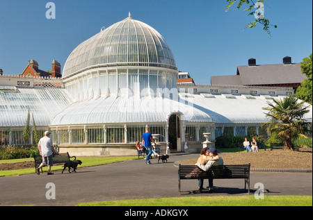 Belfast City Centre. The Victorian Palm House conservatory in Belfast Botanic Gardens Stock Photo