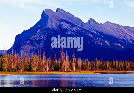 Mount Rundle and Vermillion Lakes in Banff nationalpark Stock Photo