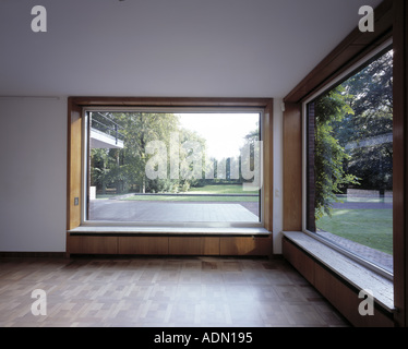 Krefeld, Haus Lange und Haus Esters, Innenraum von Haus Lange mit Blick in den Garten Stock Photo