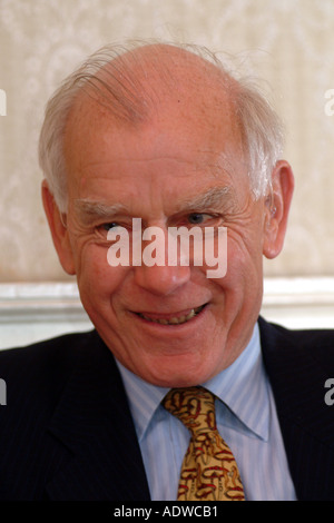 GENERAL SIR PETER DE LA BILLIERE Stock Photo: 110768525 - Alamy