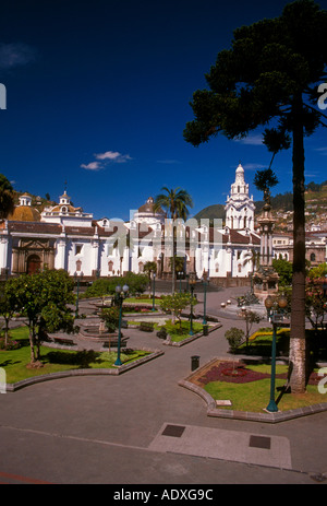 Ecuadorans, Ecuadoran, people, Metropolitan Cathedral, Plaza de la Independencia, Independence Square, Quito, Pichincha Province, Ecuador Stock Photo