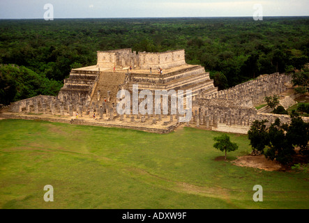 Temple of the Warriors, Templo de los Guerreros, Chichen Itza Archaeological Site, Yucatan State, Yucatan Peninsula, Mexico Stock Photo