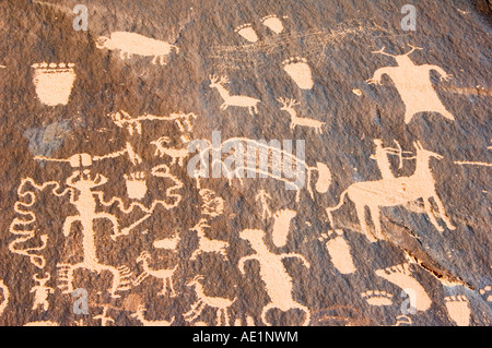 USA Utah Newspaper Rock Recreation Site Newspaper Rock is a petroglyph panel etched in sandstone that records perhaps 2,000 year Stock Photo