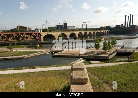 Minnesota Twin Cities Minneapolis Saint Paul Stone Arch Bridge crosses Mississippi at Minneapolis Stock Photo