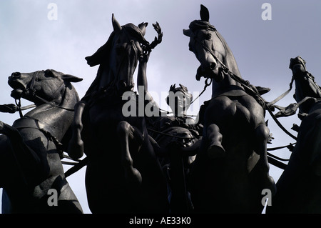 Statues at top of Constitution Arch, Hyde Park Corner, London Stock Photo