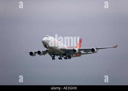 Oasis Hong Kong Airlines Boeing 747 400 jumbo jet Stock Photo