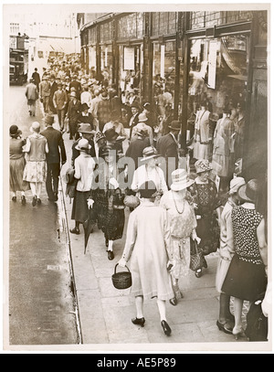 London Shoppers 1928 Stock Photo