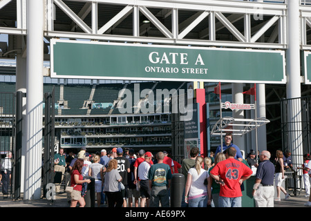 Ohio Cuyahoga County,Cleveland,Jacobs Field,Cleveland Indians baseball,fans enter major league stadium,OH070731120 Stock Photo