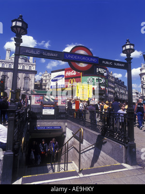 2000 HISTORICAL STREET SCENE UNDERGROUND ENTRANCE PICCADILLY CIRCUS LONDON ENGLAND UK Stock Photo