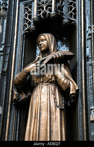 Detail of door St Patrick s Cathedral Midtown Manhattan New York City New York USA Stock Photo