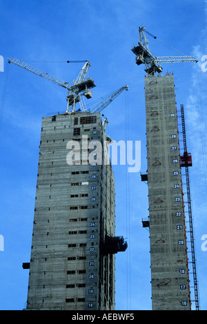 Cranes constructing new skyscraper Canary Wharf London Stock Photo