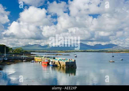Ireland County Galway fishing boats in Roundstone harbour Connemara Stock Photo