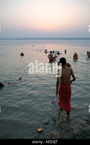 India, Varanasi ritual bath, Ganges River Stock Photo - Alamy