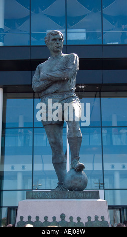 bobby moore statue wembley stadium Stock Photo