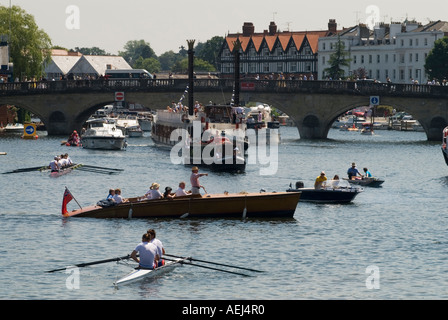 Summer Season England. Henley Royal Regatta, Henley on Thames, Henley Town Bridge.  Oxfordshire UK  2006 2000s HOMER SYKES Stock Photo