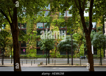 The vertical garden at the Musée du Quai Branly Creation of Patrick Blanc Stock Photo