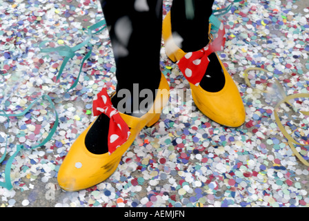 Minnie mouse costume shoes on sale yellow