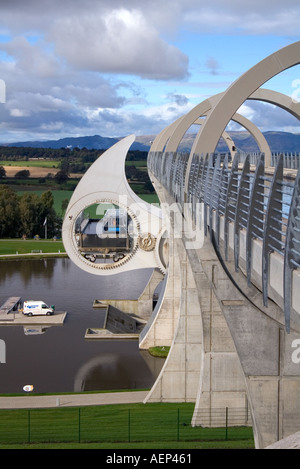 dh Falkirk Wheel locks CAMELON STIRLINGSHIRE Scotland Canal revolving boat lift boating basin Forth Clyde Union canals uk inland waterways